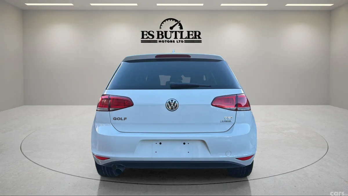 Volkswagen Golf Hatchback, Petrol, 2016, White