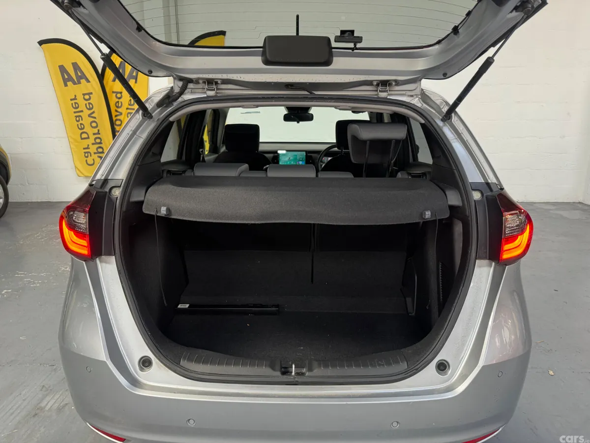 Honda Fit Hatchback, Petrol Hybrid, 2021, Silver
