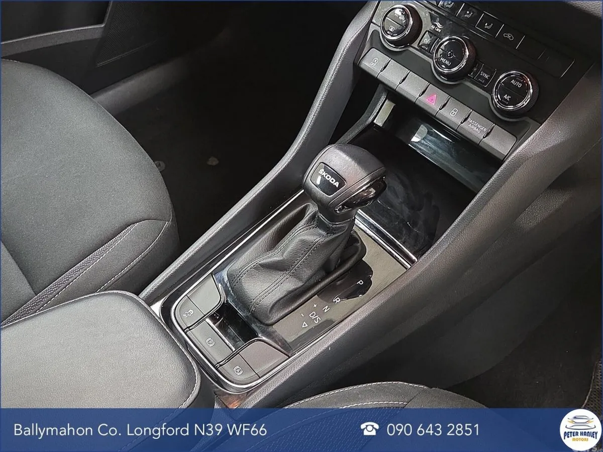 Skoda Karoq SUV, Diesel, 2023, Grey