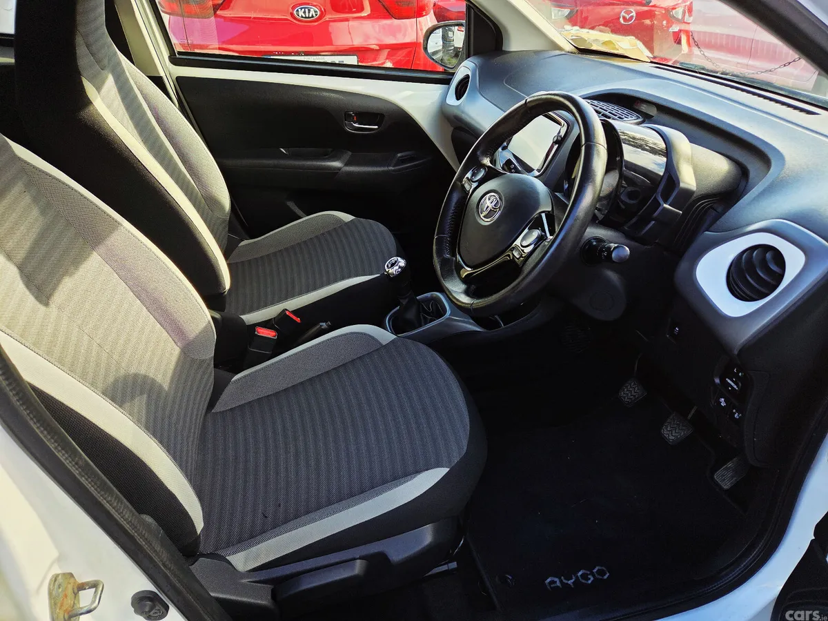 Toyota Aygo Hatchback, Petrol, 2020, White
