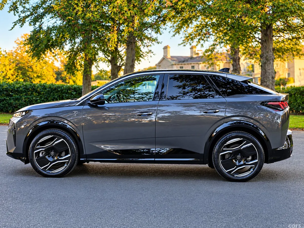 Peugeot 3008 SUV, Electric, 2024, Grey