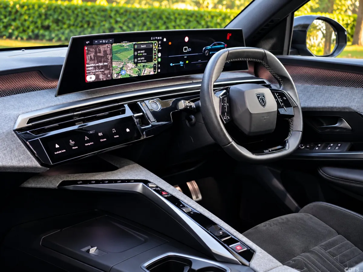 Peugeot 3008 SUV, Electric, 2024, Grey