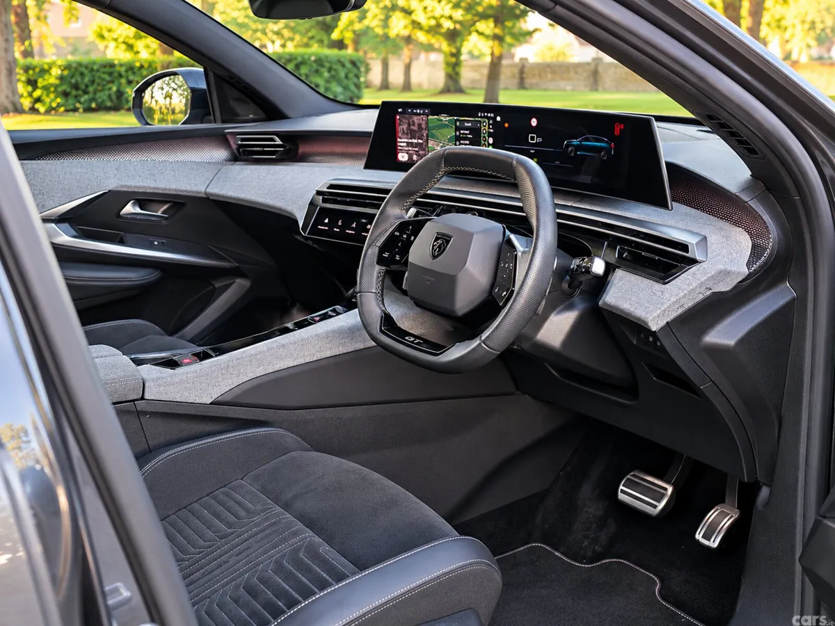 Peugeot 3008 SUV, Electric, 2024, Grey