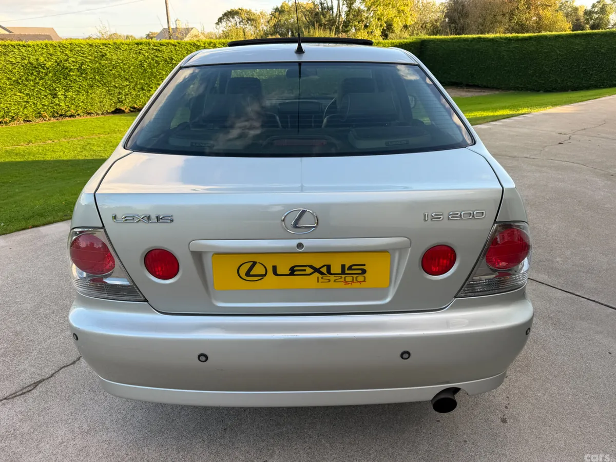 Lexus IS Saloon, Petrol, 2002, Silver