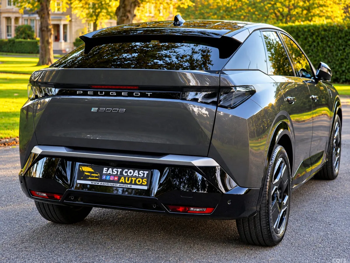 Peugeot 3008 SUV, Electric, 2024, Grey