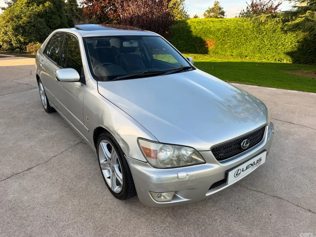 Lexus IS Saloon, Petrol, 2002, Silver