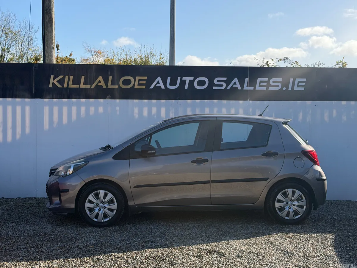 Toyota Yaris Hatchback, Petrol, 2015, Beige