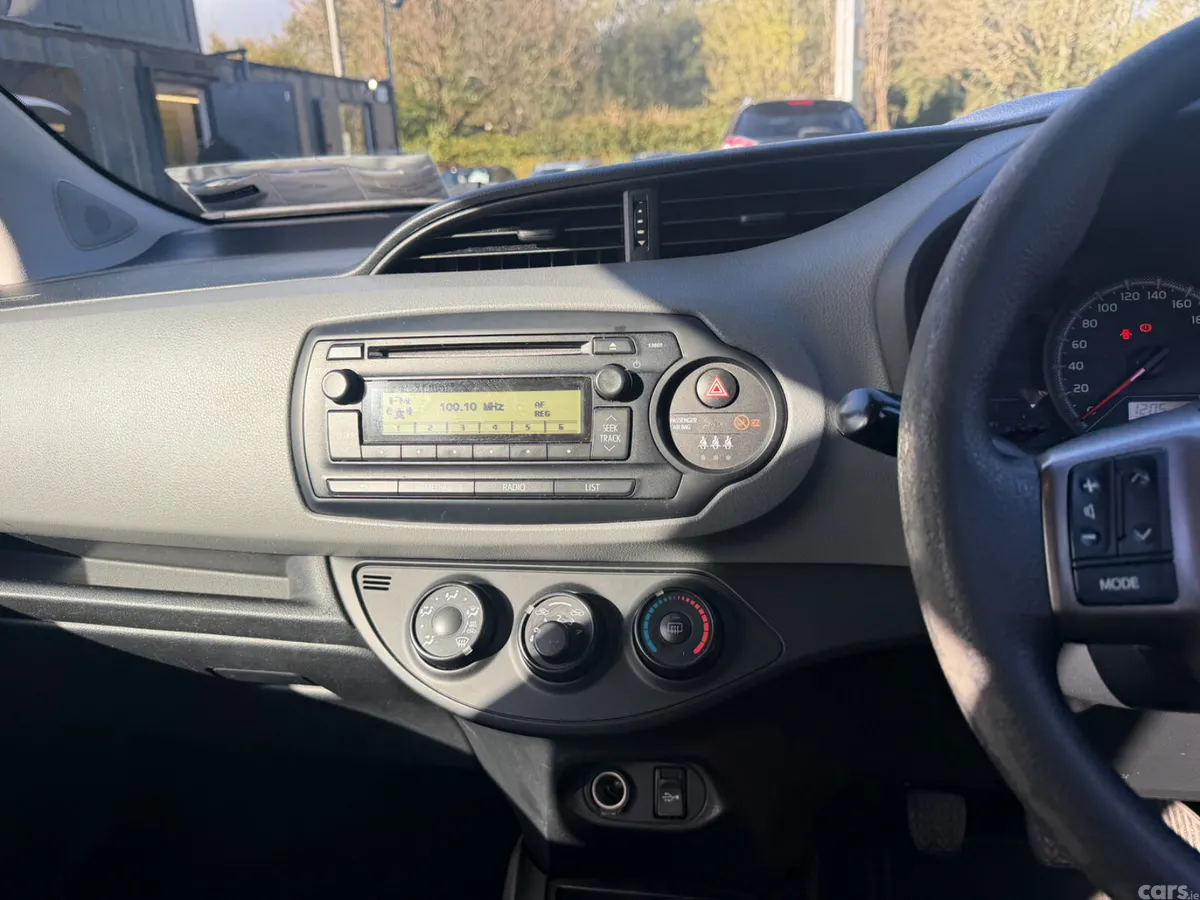 Toyota Yaris Hatchback, Petrol, 2015, Beige
