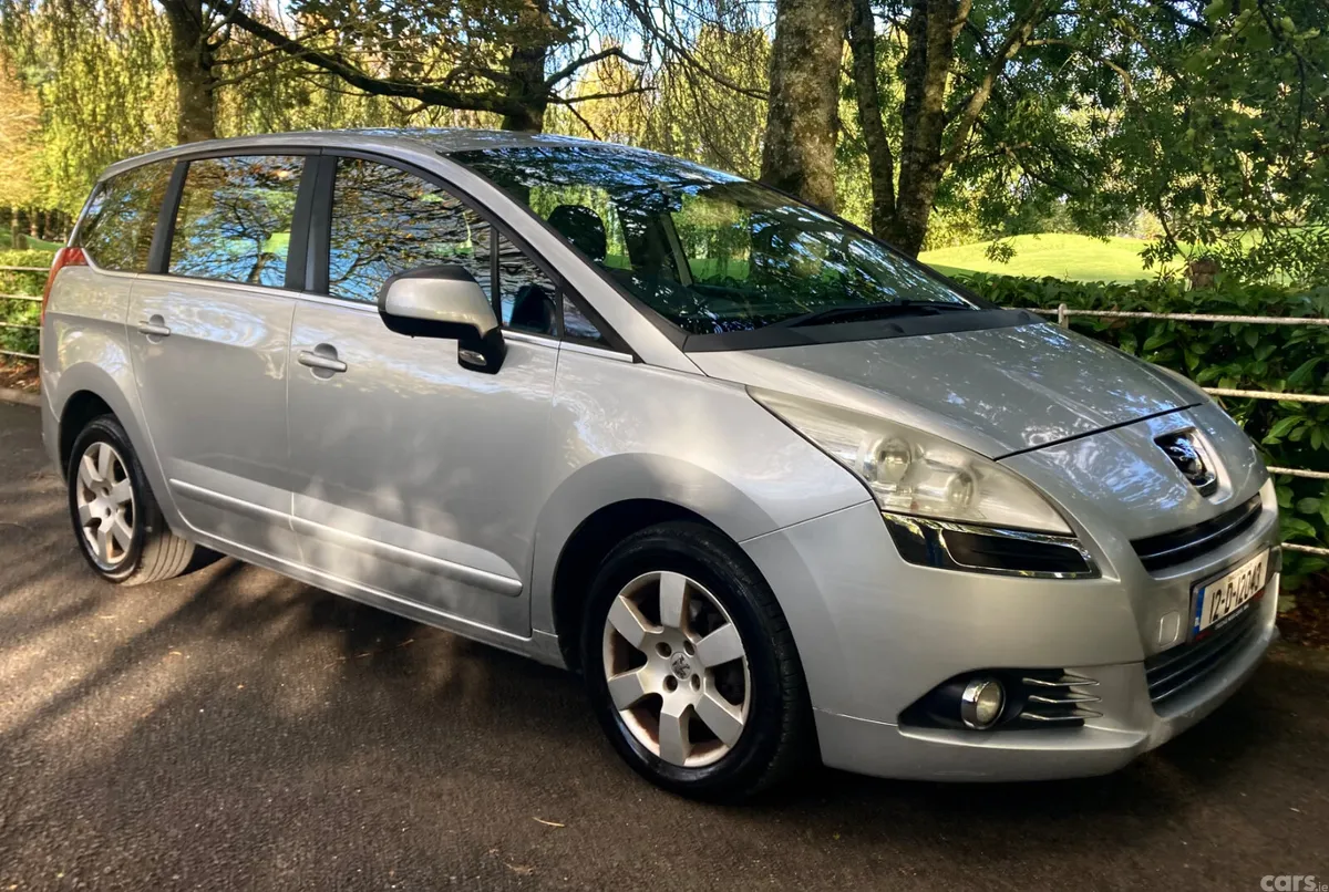 Peugeot 5008 MPV, Diesel, 2012, Grey