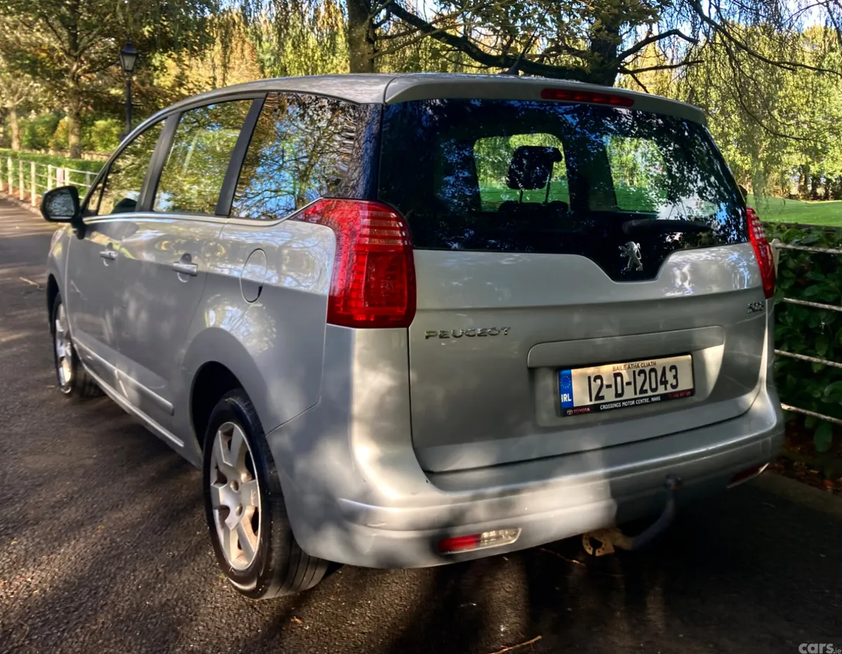 Peugeot 5008 MPV, Diesel, 2012, Grey