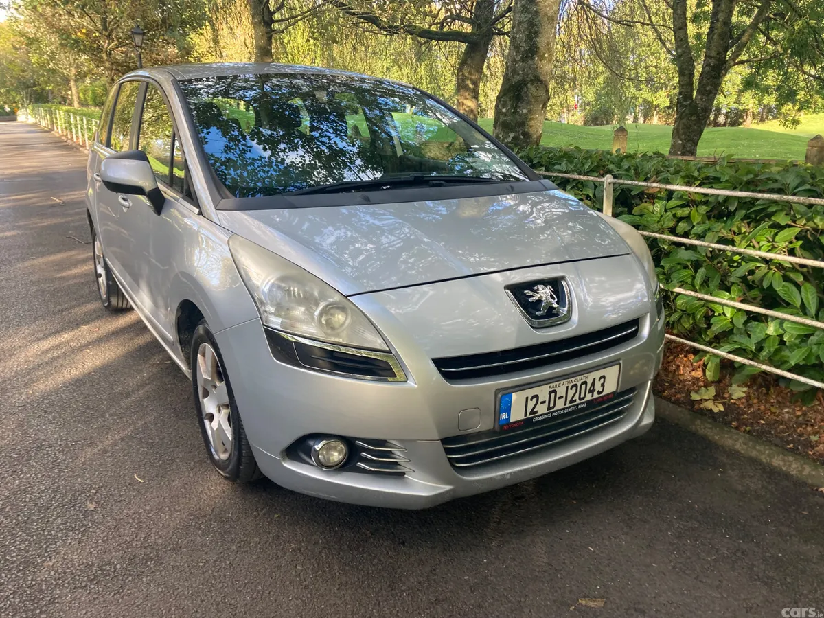 Peugeot 5008 MPV, Diesel, 2012, Grey