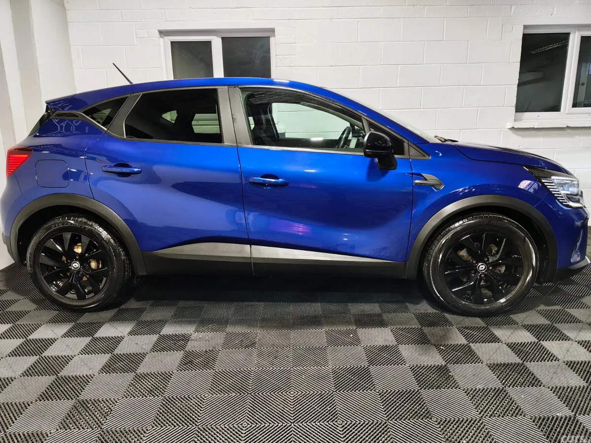 Renault Captur Hatchback, Petrol, 2022, Blue