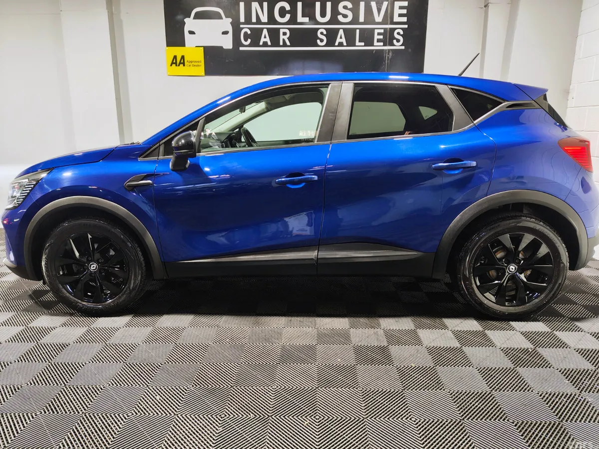 Renault Captur Hatchback, Petrol, 2022, Blue
