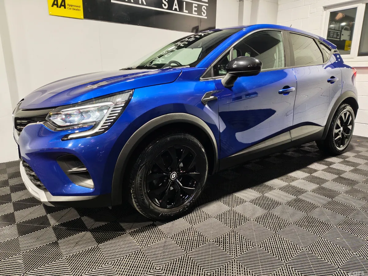 Renault Captur Hatchback, Petrol, 2022, Blue