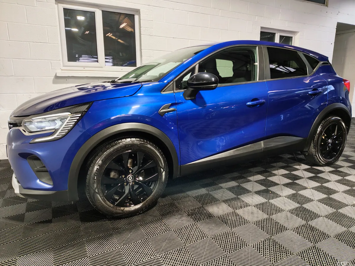 Renault Captur Hatchback, Petrol, 2022, Blue