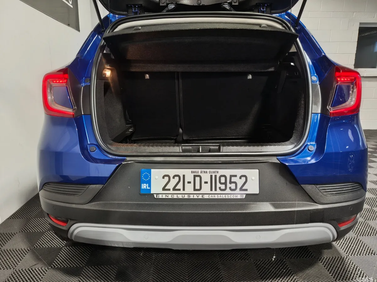 Renault Captur Hatchback, Petrol, 2022, Blue
