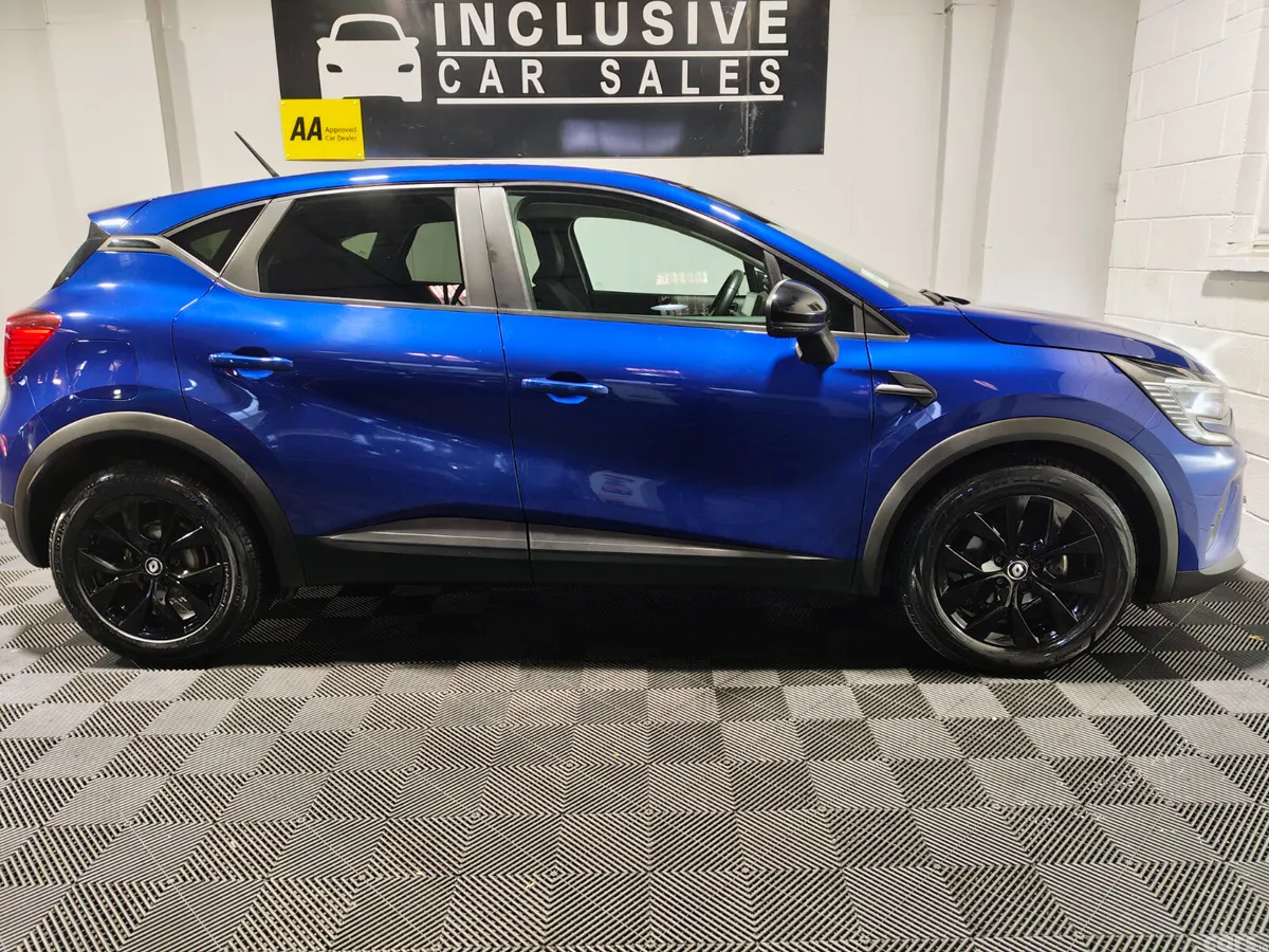 Renault Captur Hatchback, Petrol, 2022, Blue