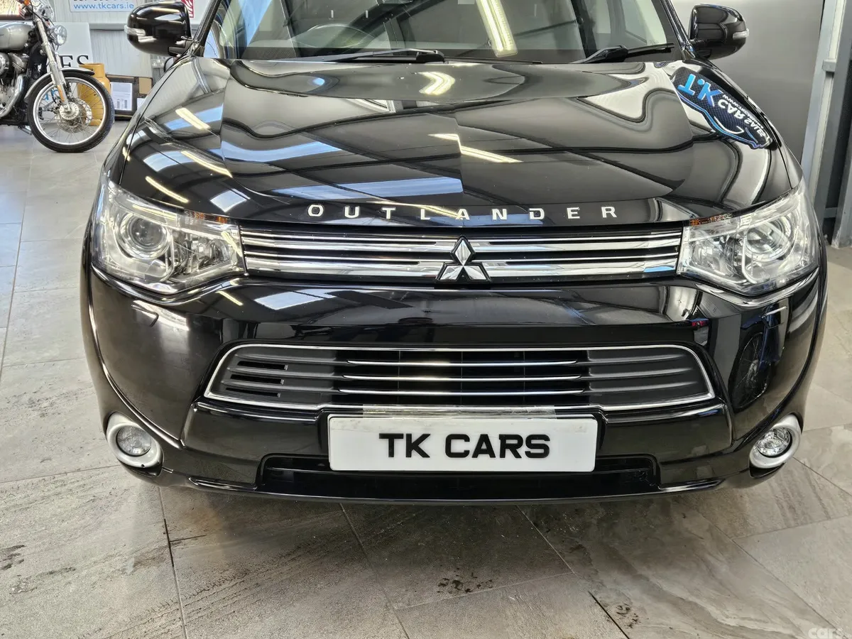 Mitsubishi Outlander SUV, Petrol Hybrid, 2015, Black