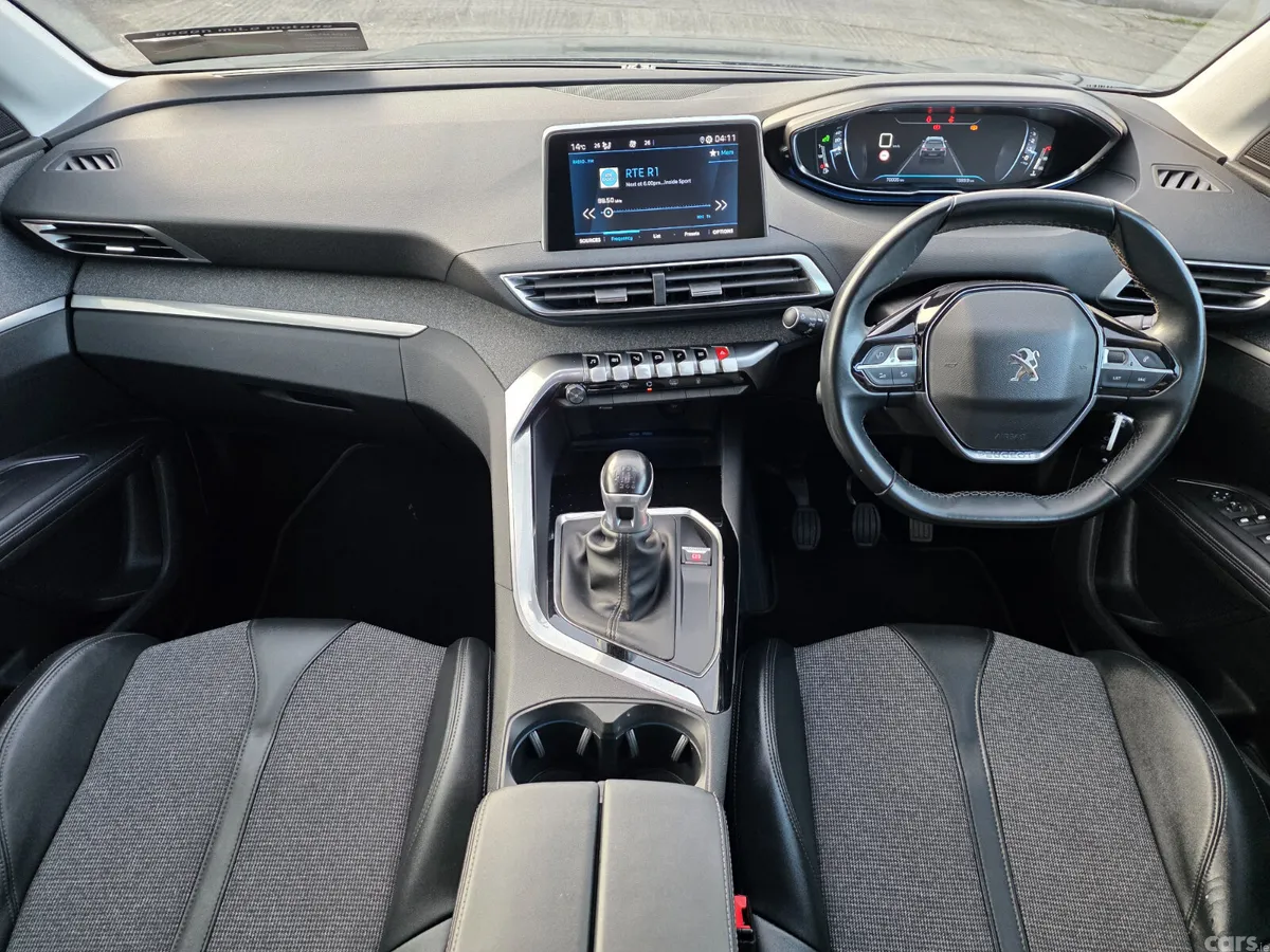 Peugeot 5008 MPV, Petrol, 2019, Black