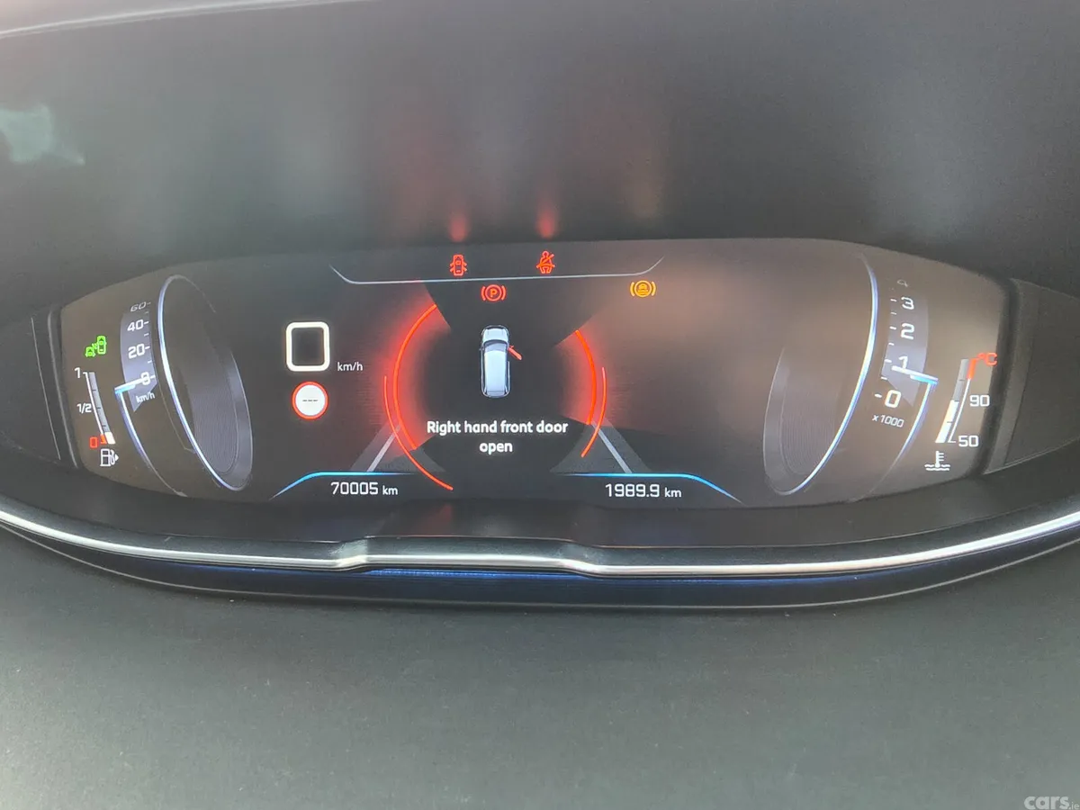 Peugeot 5008 MPV, Petrol, 2019, Black
