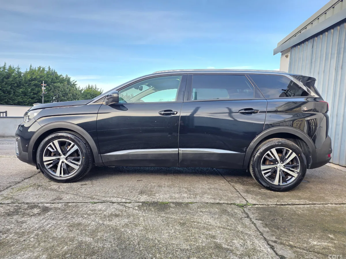 Peugeot 5008 MPV, Petrol, 2019, Black