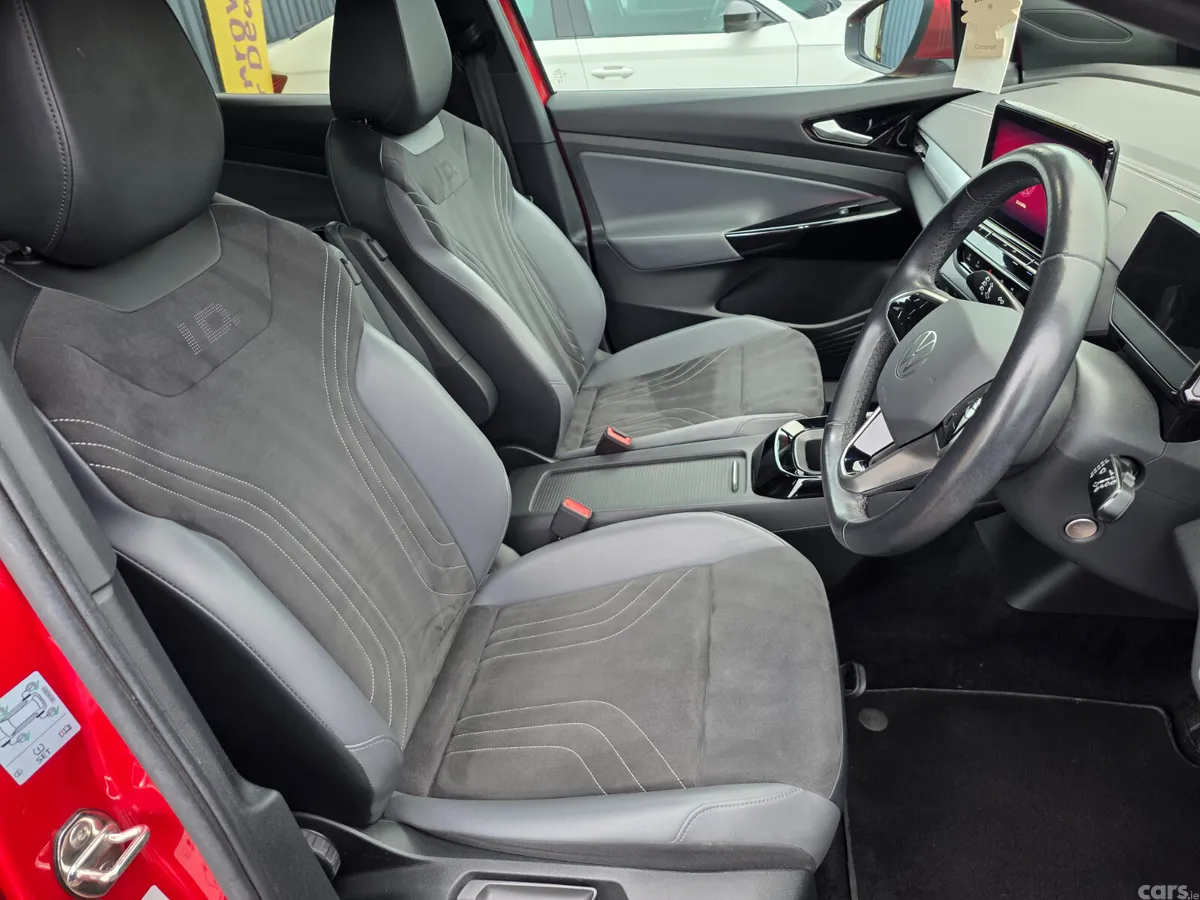 Volkswagen ID.4 Estate, Electric, 2023, Red