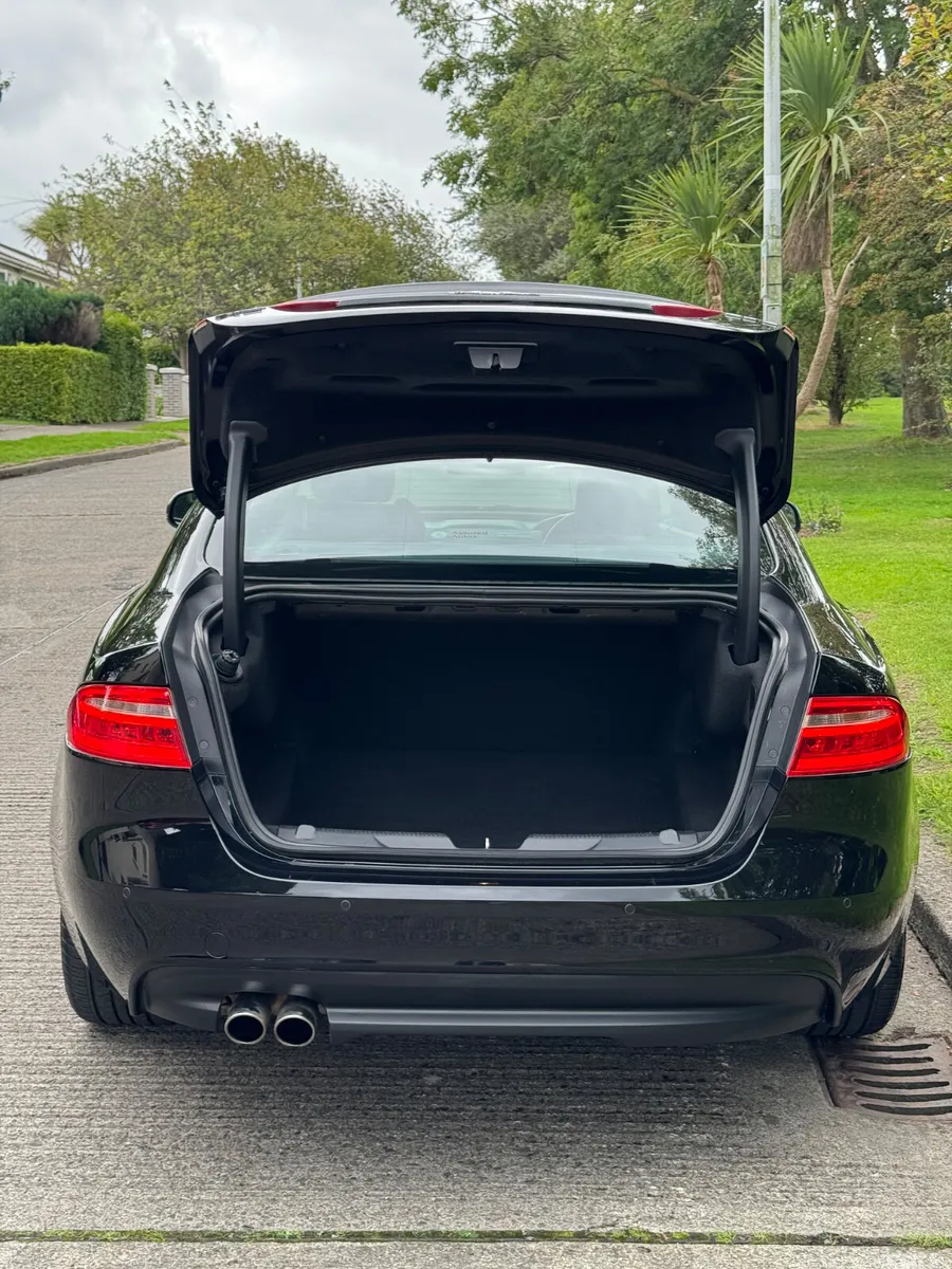 Jaguar XE Saloon, Diesel, 2016, Black