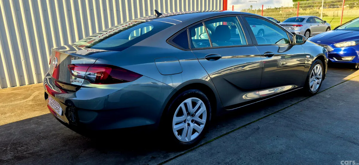 Vauxhall Insignia Hatchback, Diesel, 2018, Grey