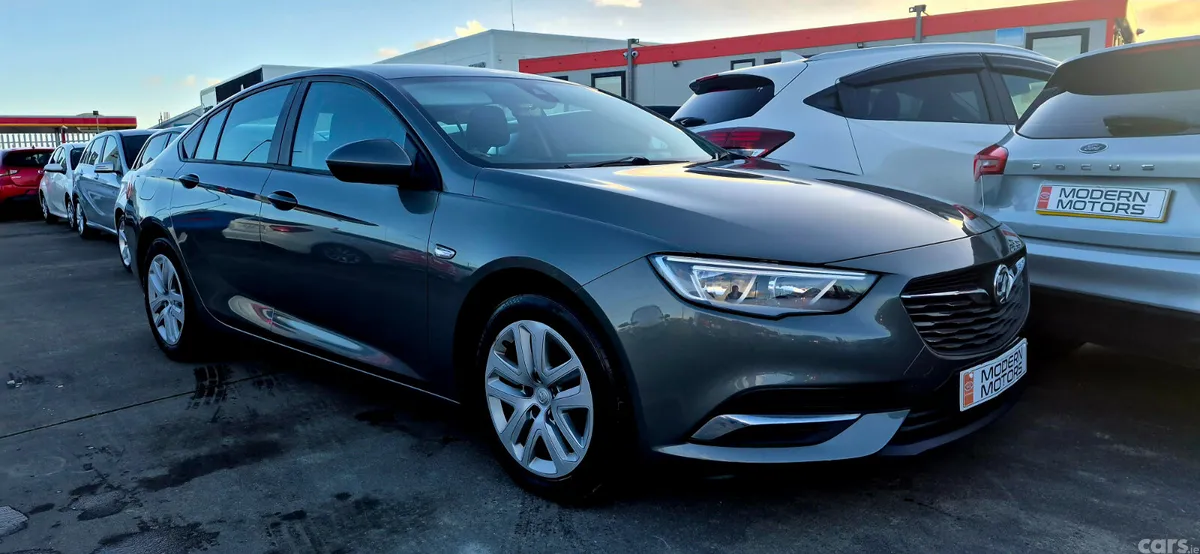 Vauxhall Insignia Hatchback, Diesel, 2018, Grey