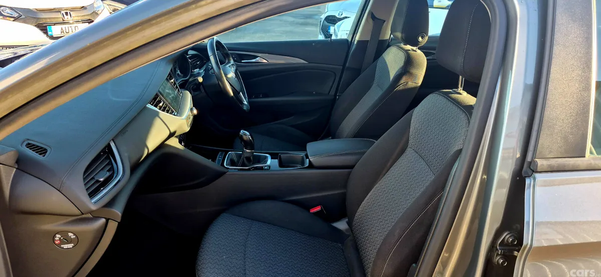 Vauxhall Insignia Hatchback, Diesel, 2018, Grey
