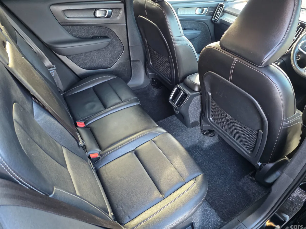 Volvo XC40 SUV, Diesel, 2019, Black