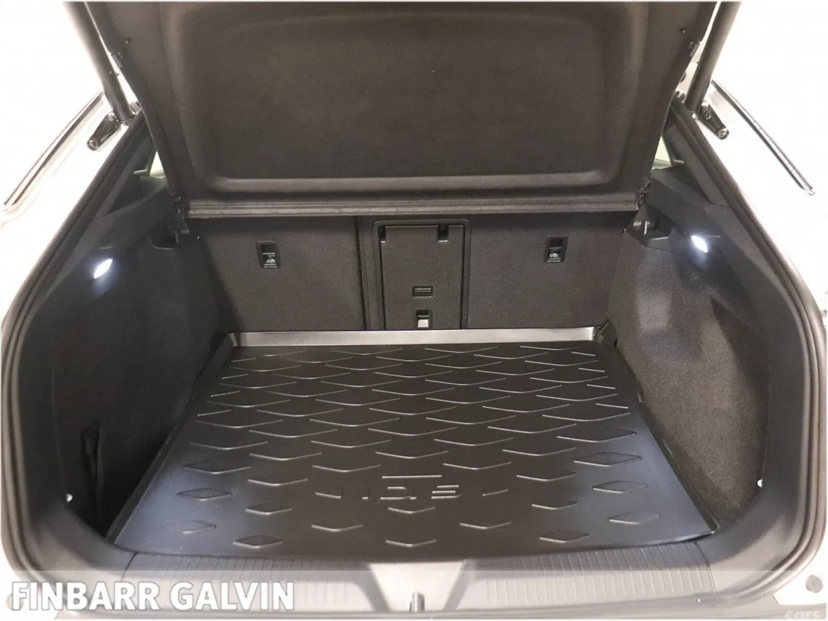 Volkswagen ID.5 Hatchback, Electric, 2023, White