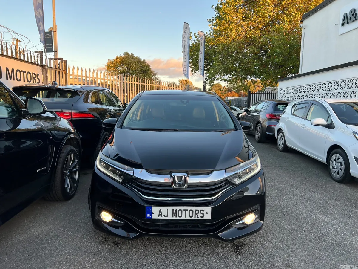 Honda Shuttle Estate, Petrol Hybrid, 2016, Black