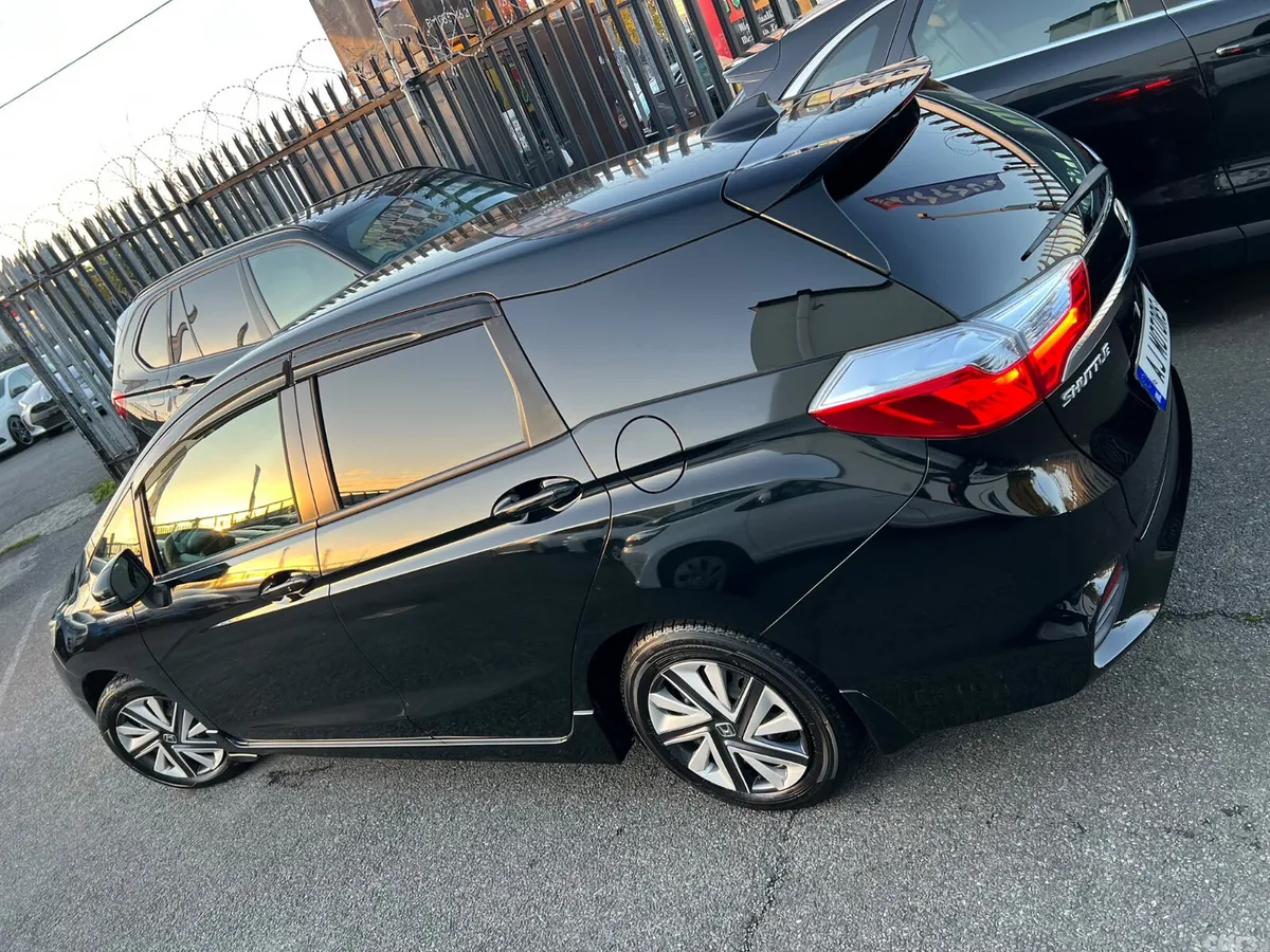 Honda Shuttle Estate, Petrol Hybrid, 2016, Black