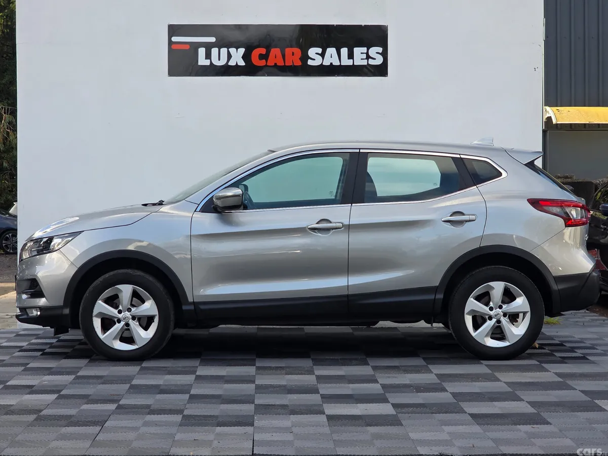 Nissan Qashqai Hatchback, Diesel, 2018, Silver