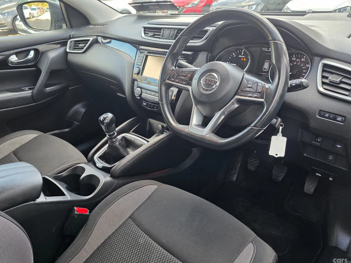 Nissan Qashqai Hatchback, Diesel, 2018, Silver