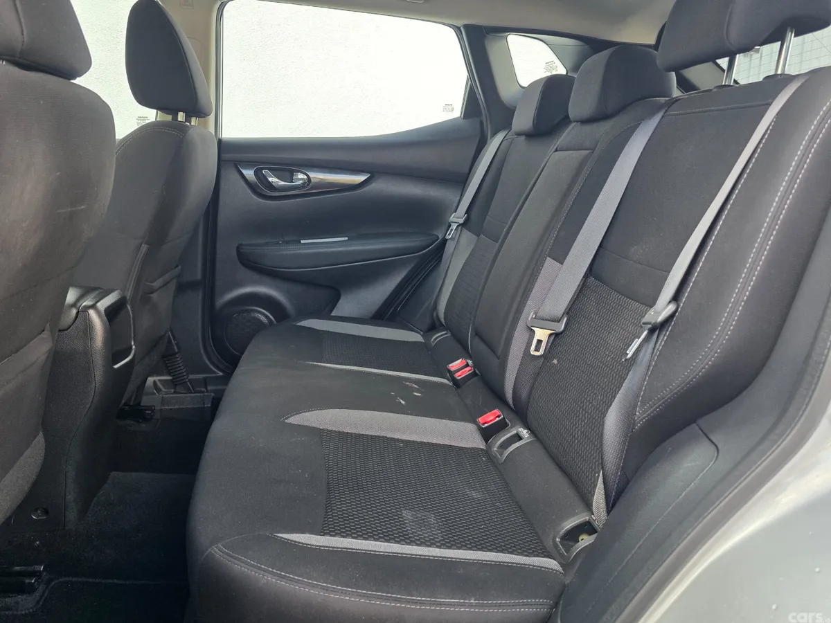 Nissan Qashqai Hatchback, Diesel, 2018, Silver