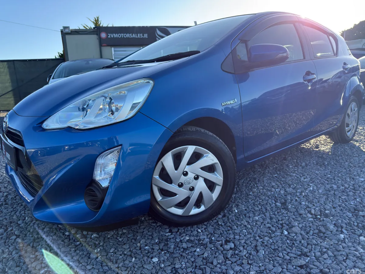 Toyota Aqua Hatchback, Petrol Hybrid, 2015, Blue