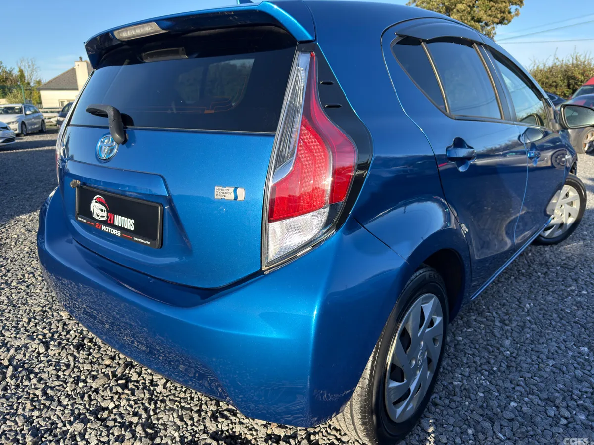 Toyota Aqua Hatchback, Petrol Hybrid, 2015, Blue