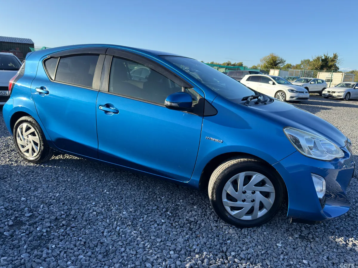 Toyota Aqua Hatchback, Petrol Hybrid, 2015, Blue