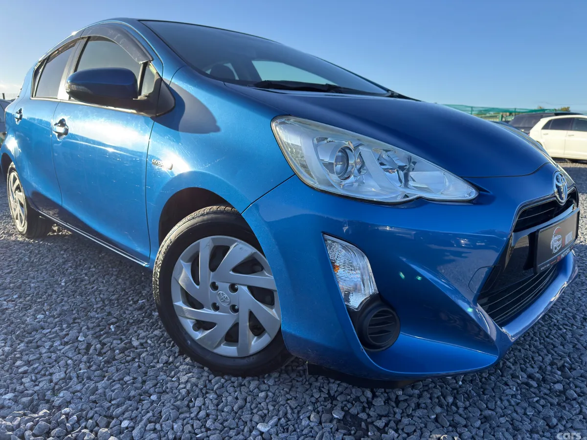 Toyota Aqua Hatchback, Petrol Hybrid, 2015, Blue