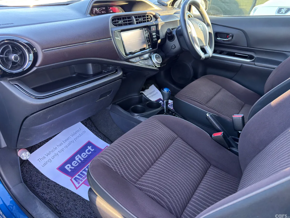 Toyota Aqua Hatchback, Petrol Hybrid, 2015, Blue