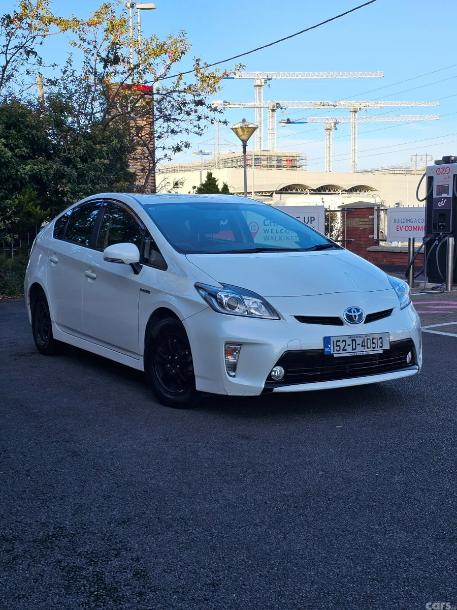 Toyota Prius Hatchback, Petrol Hybrid, 2015, White
