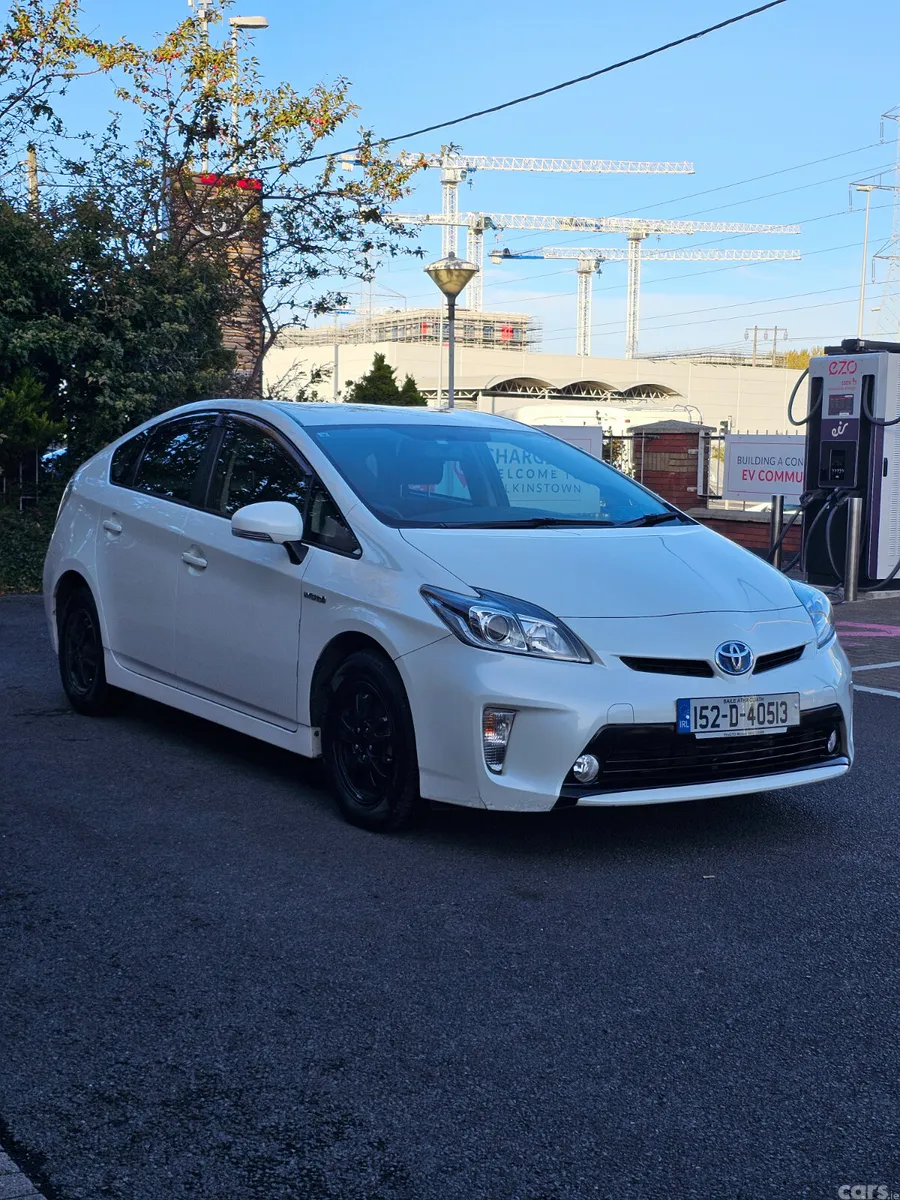 Toyota Prius Hatchback, Petrol Hybrid, 2015, White
