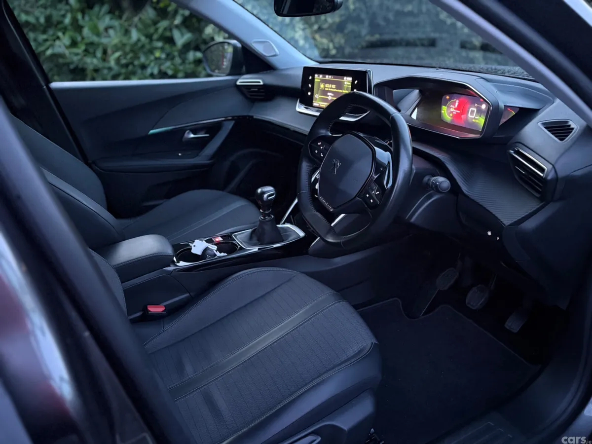 Peugeot 2008 MPV, Diesel, 2021, Grey