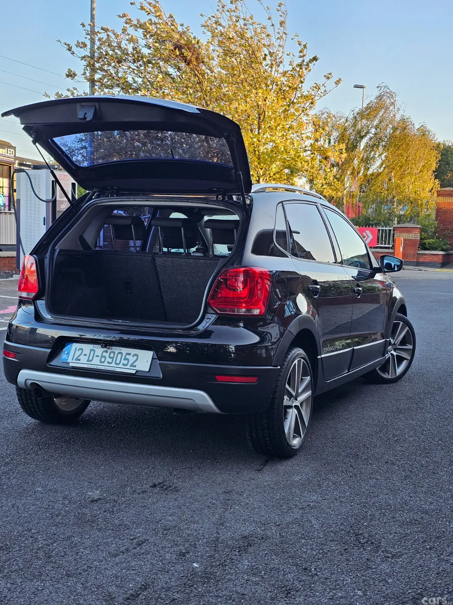 Volkswagen Polo Hatchback, Petrol, 2012, Black