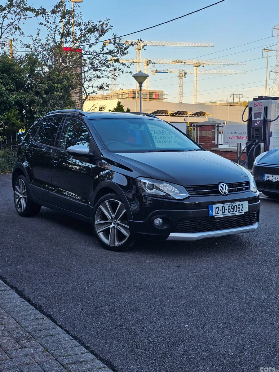 Volkswagen Polo Hatchback, Petrol, 2012, Black