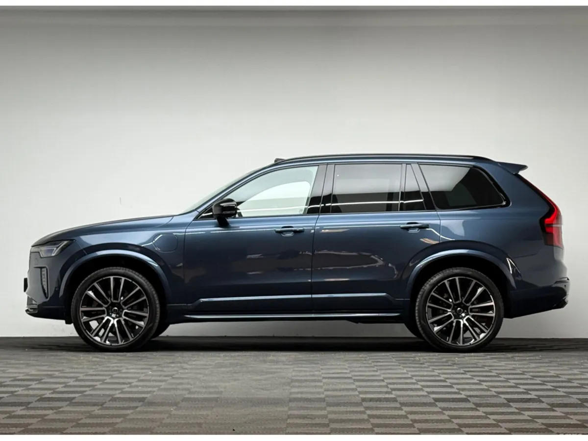 Volvo XC90 SUV, Petrol Plug-in Hybrid, 2025, Blue