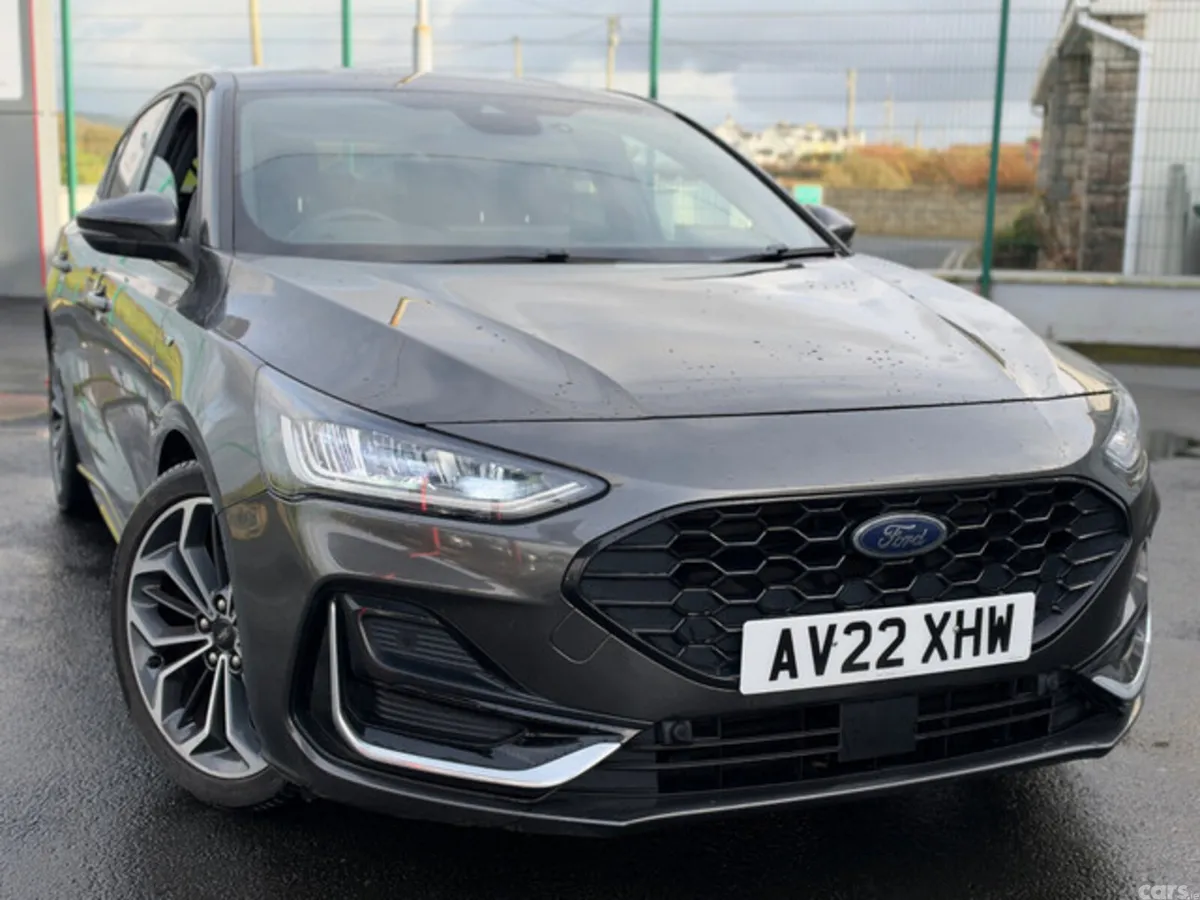 Ford Focus Hatchback, Diesel, 2022, Grey
