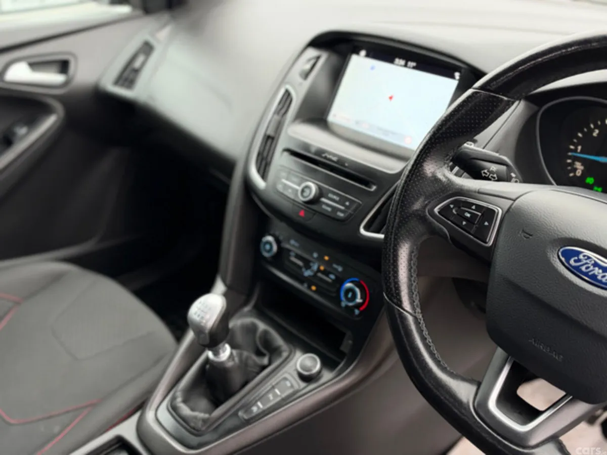 Ford Focus Hatchback, Diesel, 2017, Blue